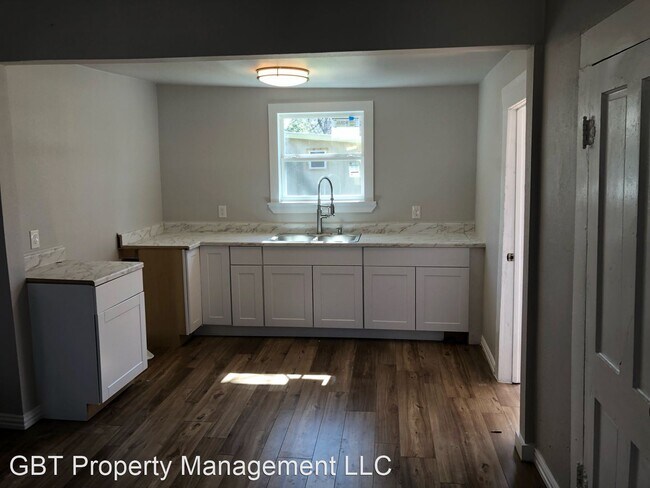 Building Photo - 2 br, 1 bath House - 5310 Santa Fe Ave