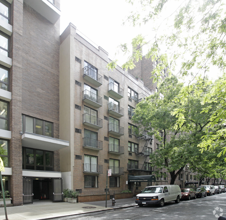 Primary Photo - 211-213 East 73rd Street