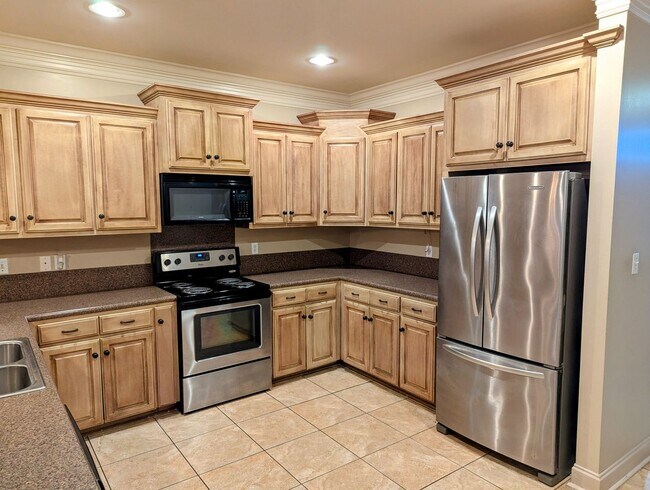 Building Photo - Home for You in Fairground Place!