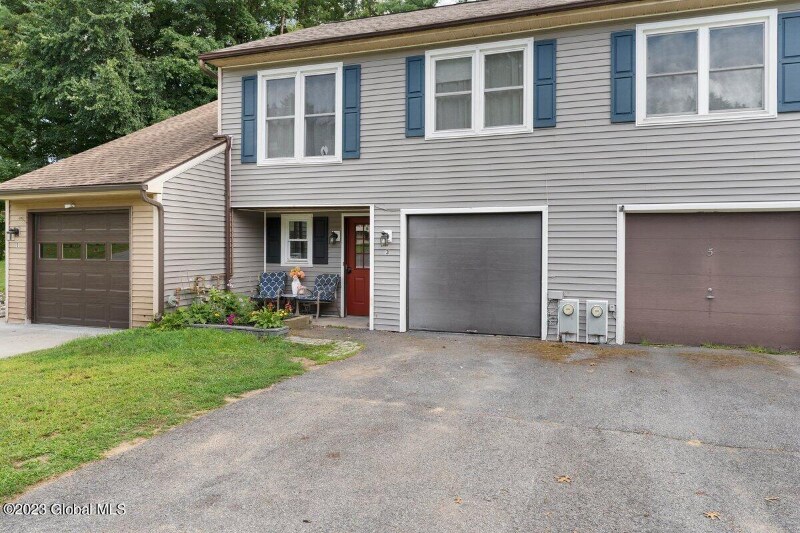 3 Whispering Pines Rd, Gansevoort, NY 12831 Townhome Rentals in