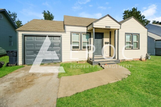 Building Photo - 1026 Lackey Ave