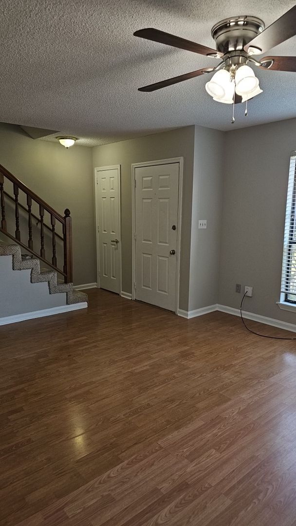 Foto del edificio - MOVE IN READY!!! RENT ME FIRST!! CALL TODAY!