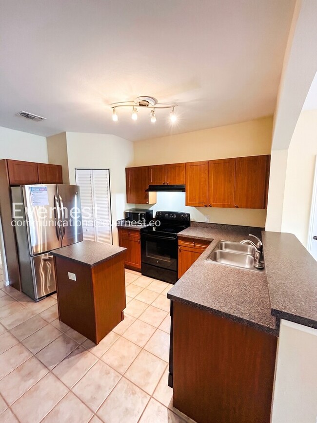 Building Photo - 2139 Chianti Pl
