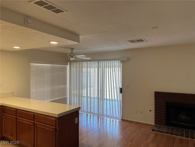 Foto del edificio - 339 Hutchings Ln