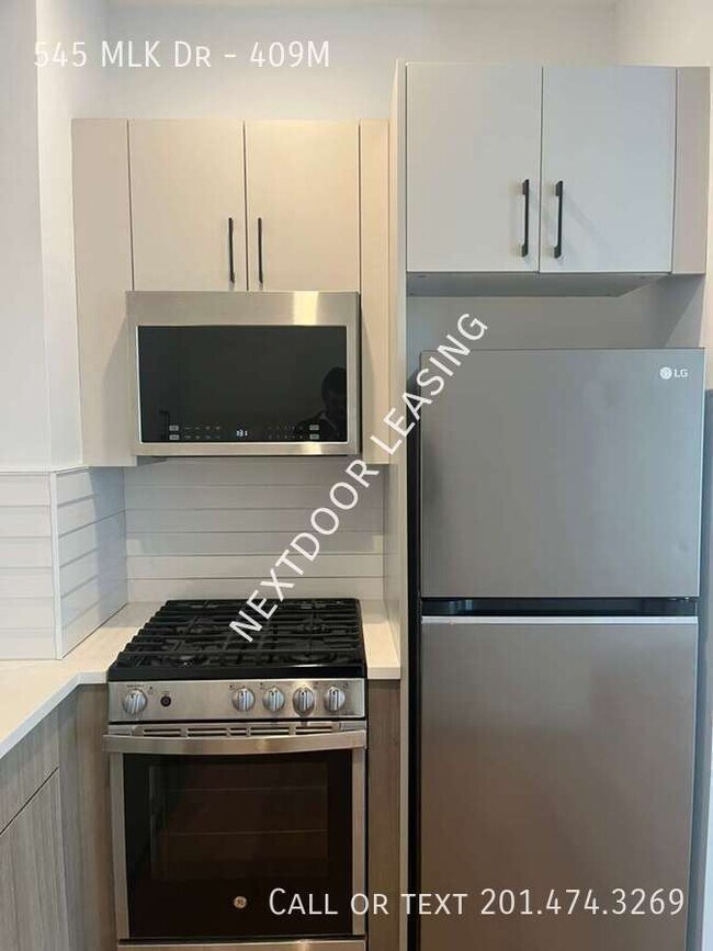 Foto del edificio - 545 MLK Dr-409M