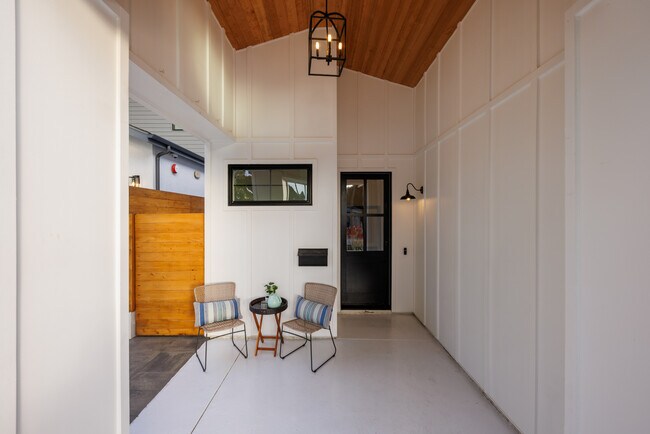 Foto del edificio - 623 Colima St