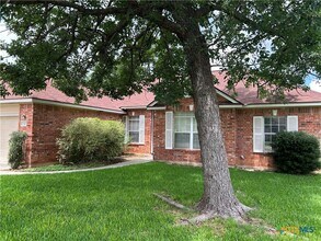Building Photo - 947 River Rock