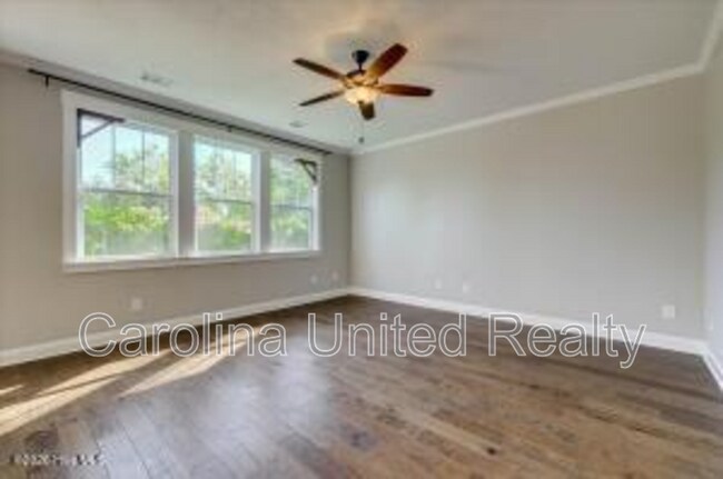 Building Photo - 1003 Glenhaven Dr