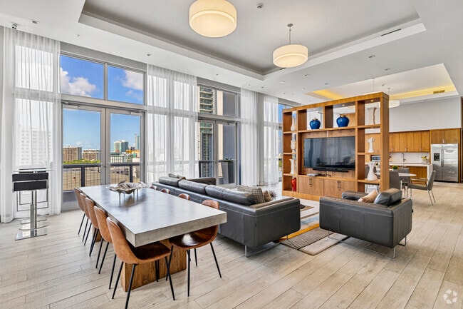 Interior Photo - Brickell View Terrace