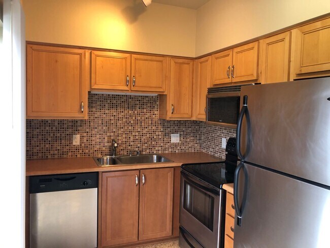 Foto del edificio - Fairhaven Harris Square Studio Condo For Rent in Historic Fairhaven