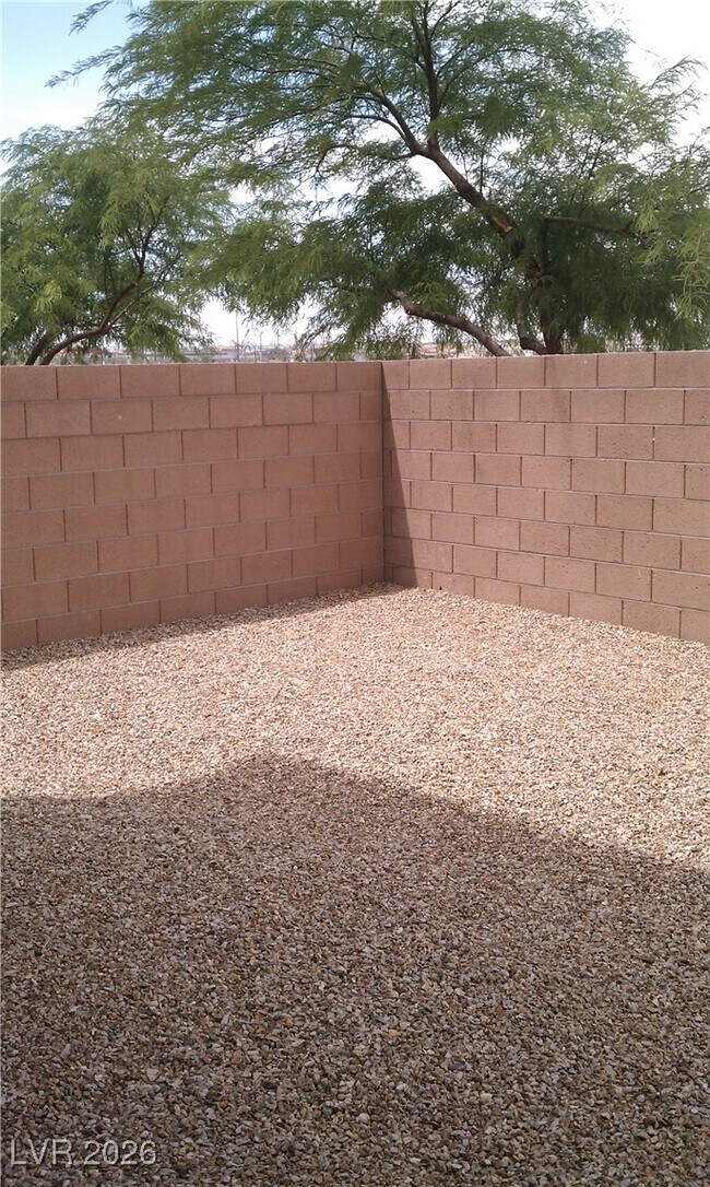 Foto del edificio - 5493 Ovando Way