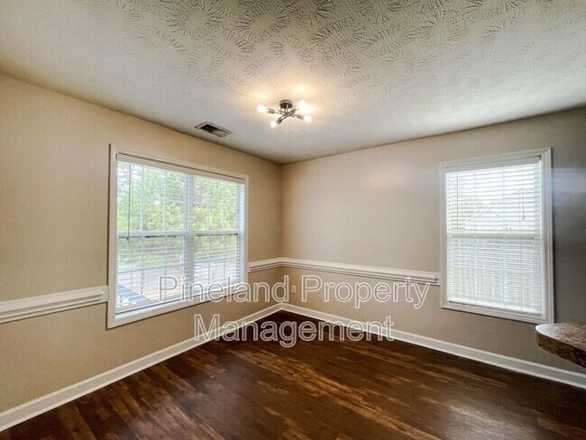 Foto del edificio - 1621 Kershaw Loop