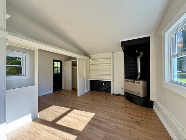 Foto del edificio - 41 Waterbury Rd