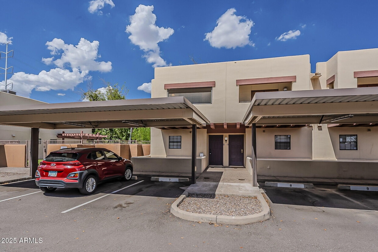 Foto principal - 1028 S Ash Ave