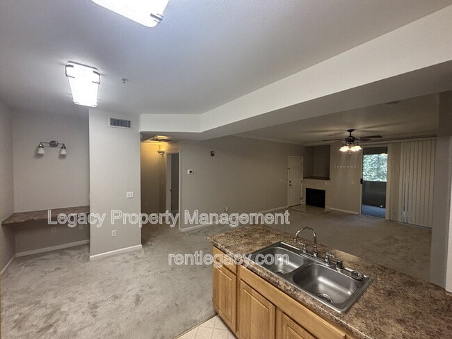 Building Photo - 501 Gibson Dr