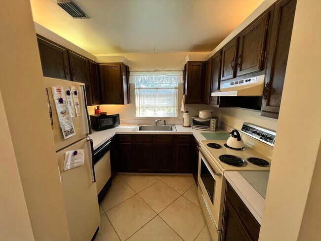Foto del edificio - 62 Woodland Dr