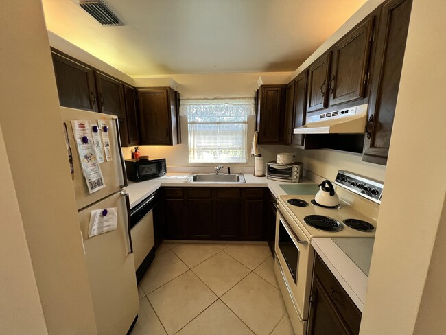 Building Photo - 62 Woodland Dr