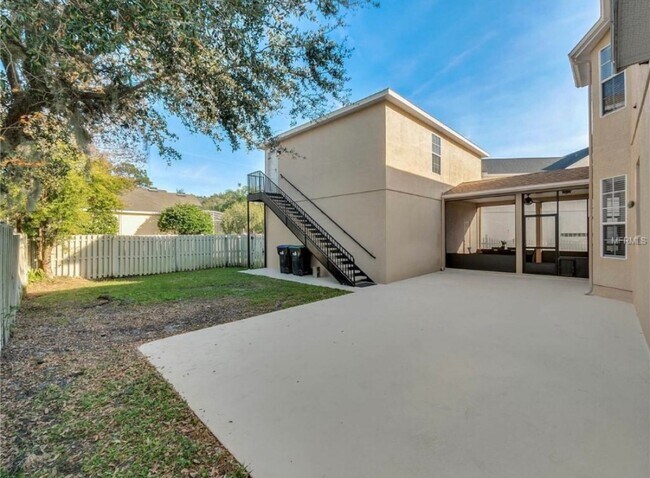 Foto del edificio - 13221 Lake Live Oak Dr