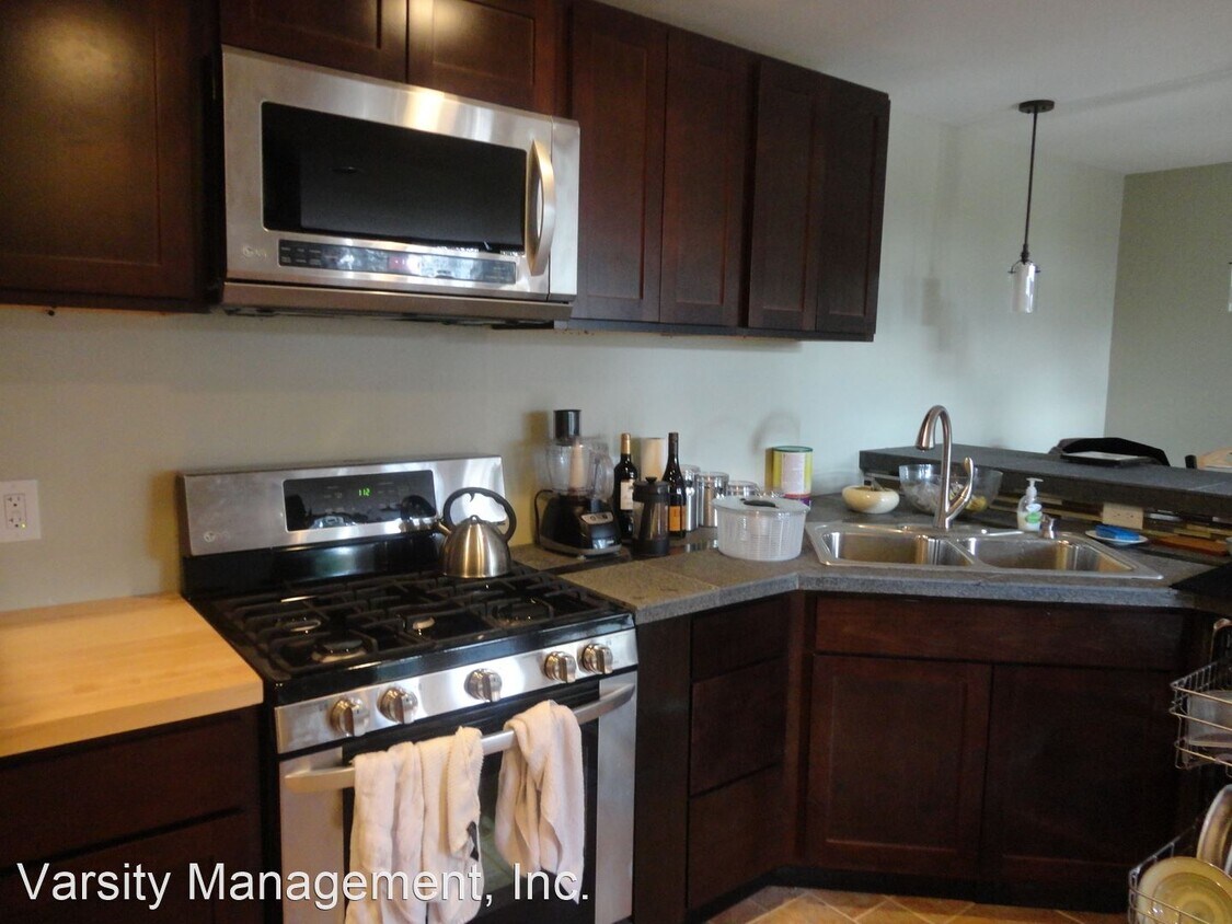 Primary Photo - 2 br, 1 bath Apartment - 1015 W. Huron 101...