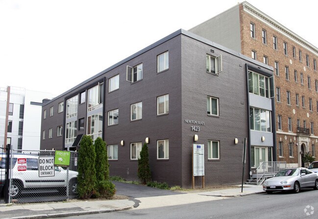 Building Photo - 1423 Newton St NW