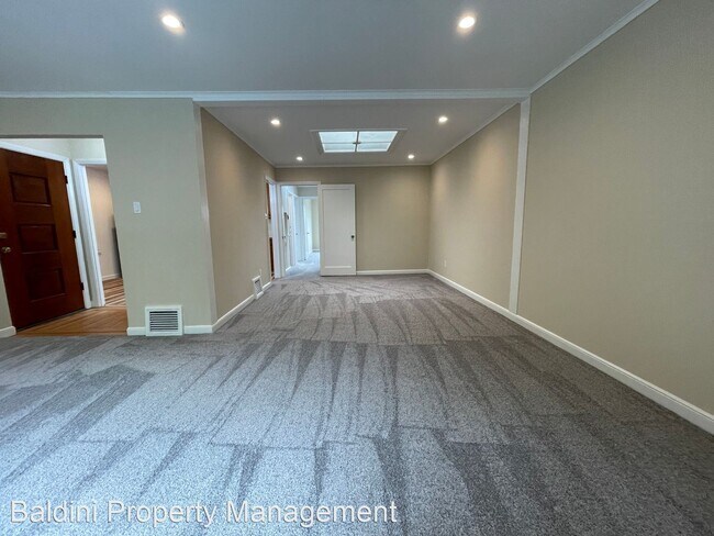 Foto del edificio - 3 br, 2 bath House - 626 Persia St.