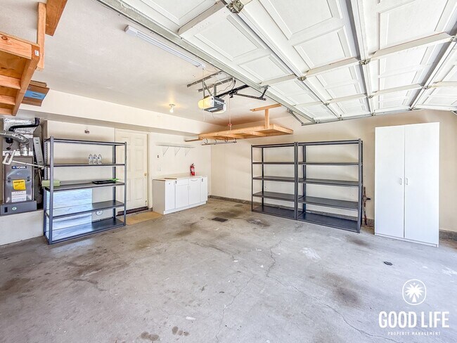 Building Photo - Spacious 3BD/3BA Home in Scripps Ranch with Pool, Private Balcony & In-Unit Laundry