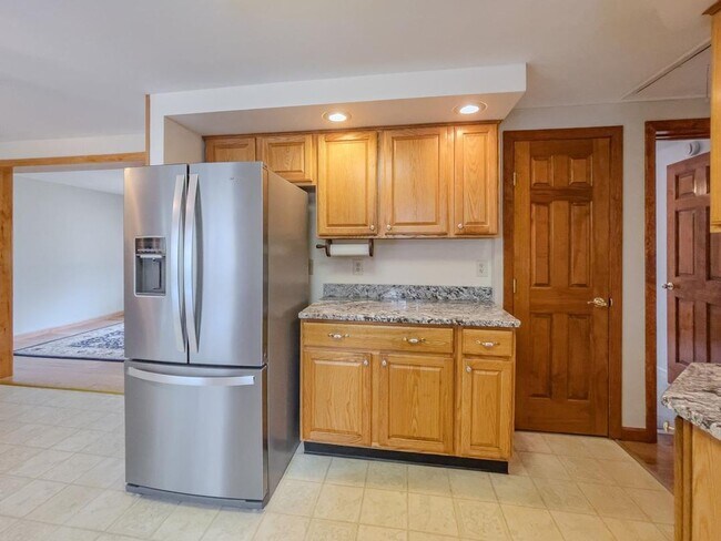 Building Photo - Refined Ranch Living in a Private Natural Setting