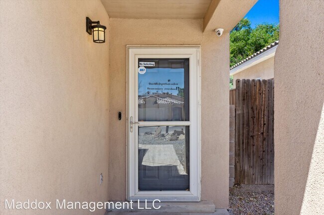 Foto del edificio - 4 br, 3 bath House - 6405 Sonrisa Pl NE