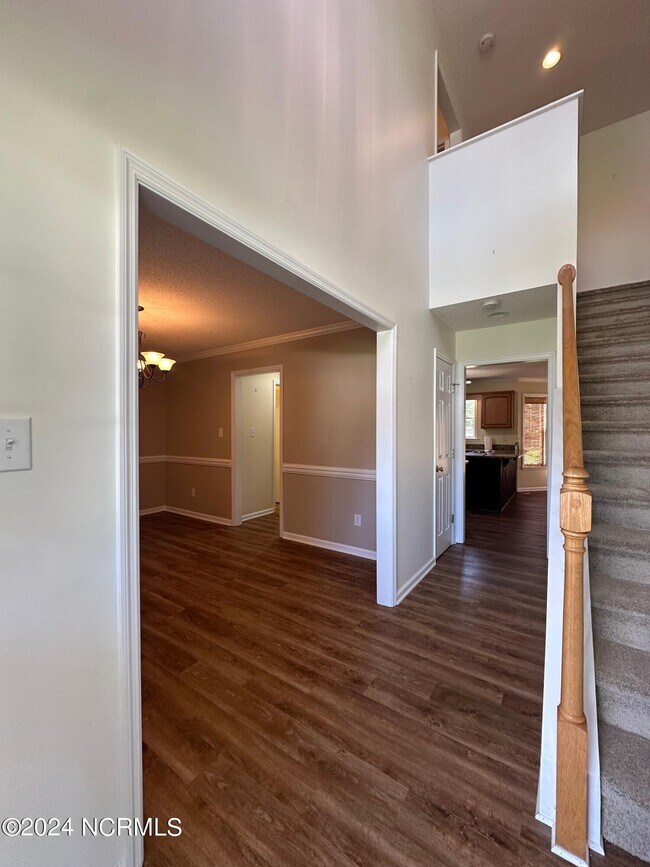 Foto del edificio - 320 Foster Creek Rd