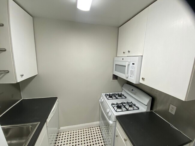 Kitchen - 3601 5th St S