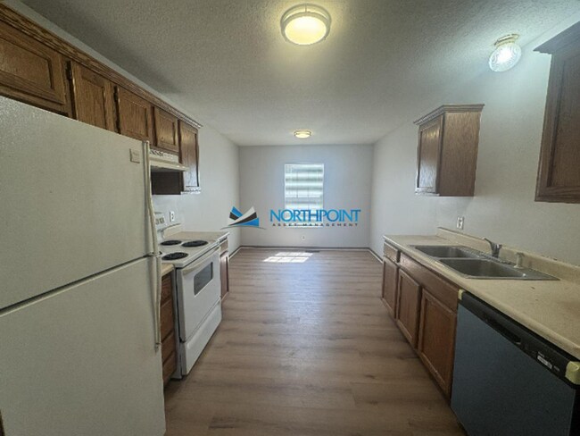 Foto del edificio - Spacious 3BR 2BA w/ Garage Parking • Large Backyard • Patio in Cameron