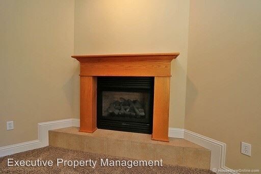 Foto del edificio - 4693-4693 Greenwood Cir