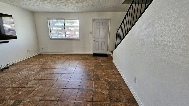 Building Photo - 6436 Kentwick Dr