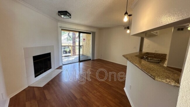 Foto del edificio - 10655 Lemon Ave
