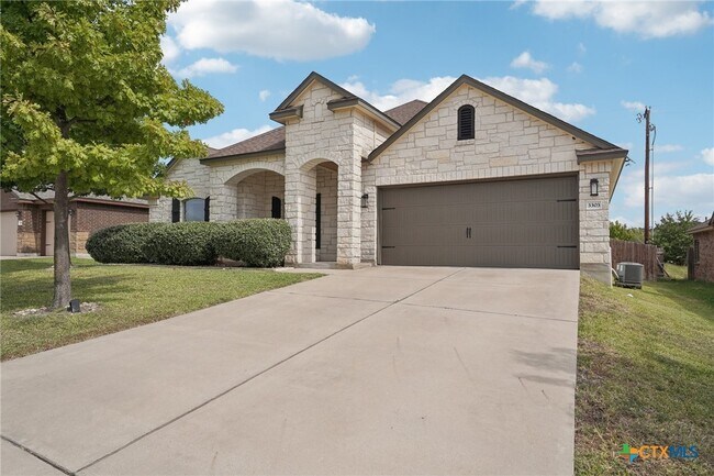 Building Photo - 3303 Vineyard Trail