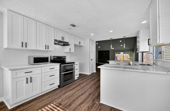 Building Photo - 7706 Miller Glen Ln