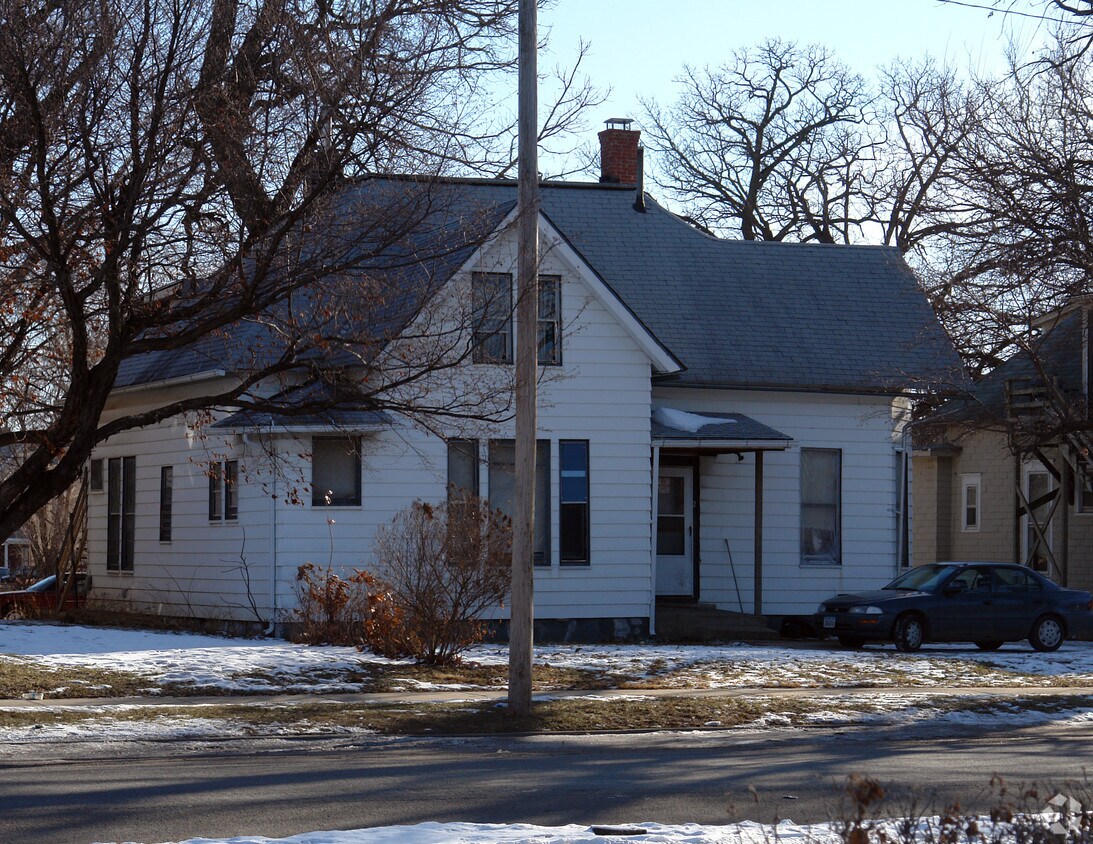 Building Photo - 1331 24th St