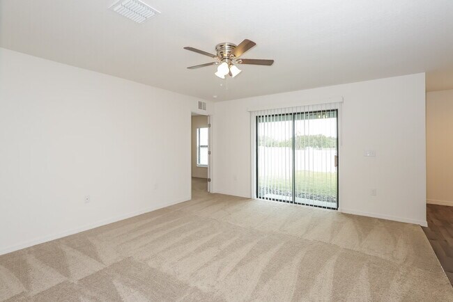 Foto del edificio - 748 Chatham Walk Dr