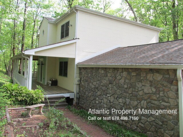 Building Photo - 4303 Oak Walk N