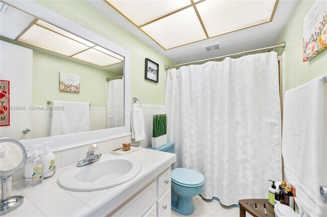 Foto del edificio - 11960 NE 19th Dr