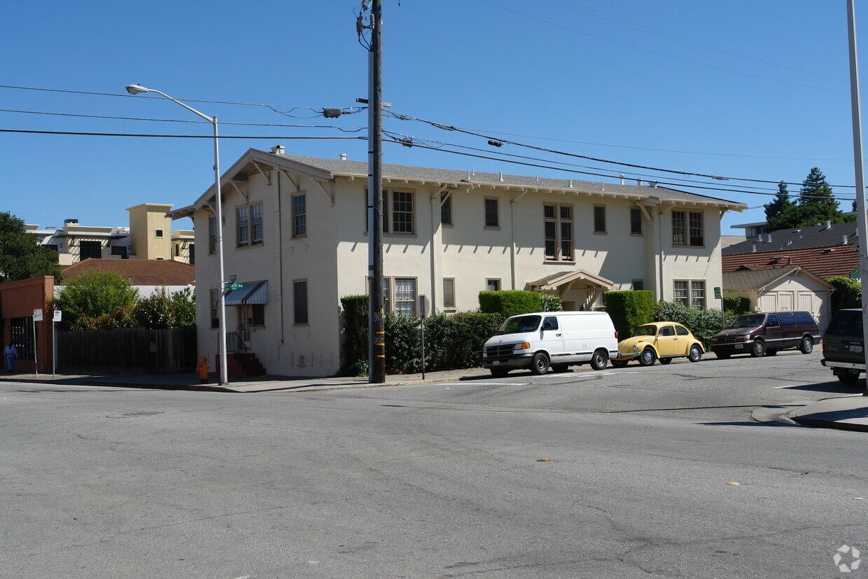  - 234 7th Ave