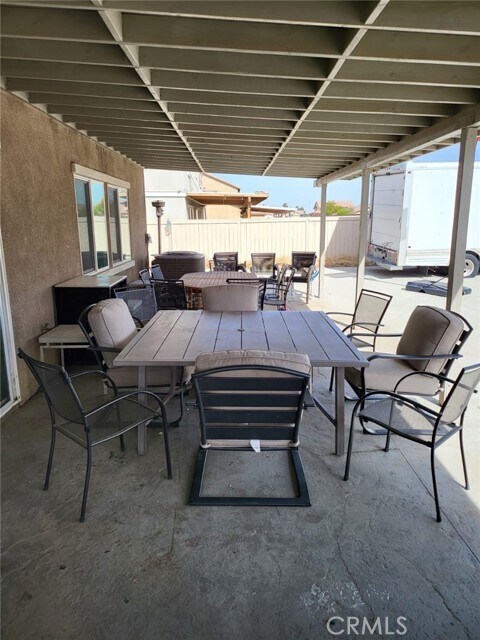 Foto del edificio - 3060 Emerald Ln