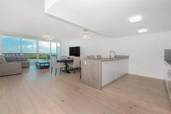 Foto del edificio - 400 Sunny Isles Blvd
