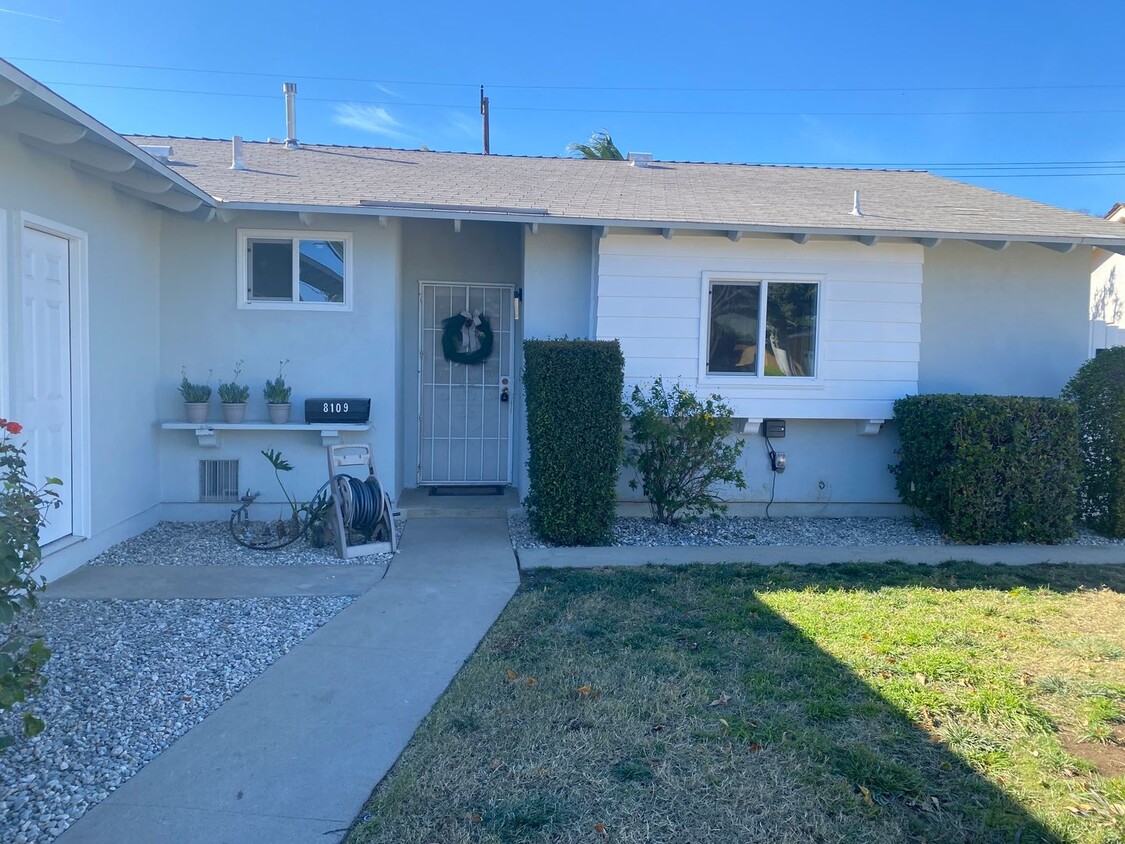 Primary Photo - 3 bed, 2 bath single story home in West Hills