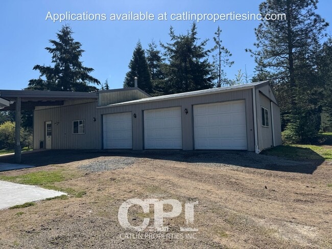 Building Photo - Country Living in Kalama, WA