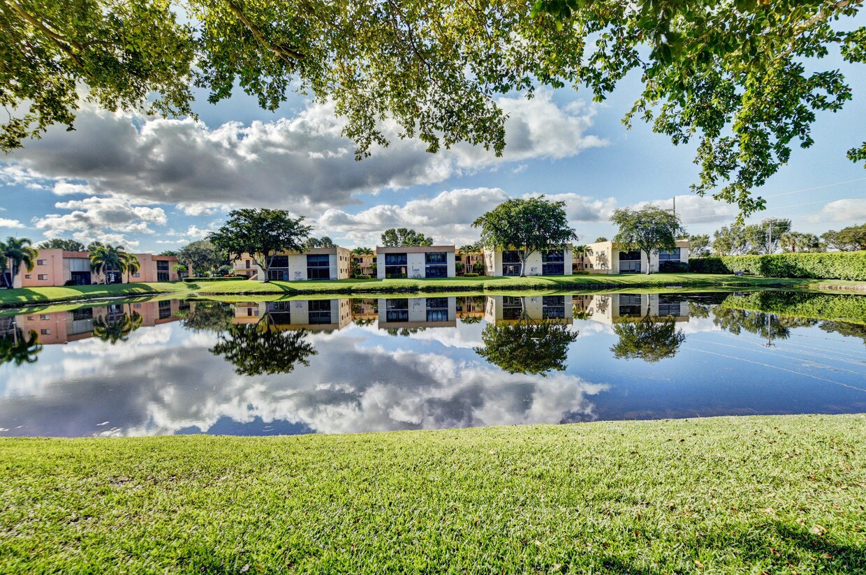 Foto principal - 15090 Ashland Pl