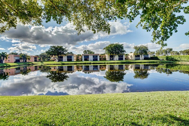 Foto del edificio - 15090 Ashland Pl