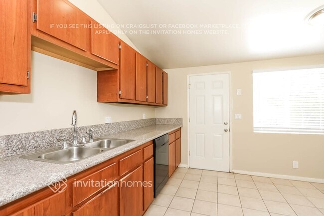 Foto del edificio - 27210 Marchland Ave