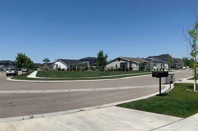 Foto del edificio - Move-In Special! $100 off first month's rent! Beautiful 3 bed 2 bath home in the Eaglefield Villa...