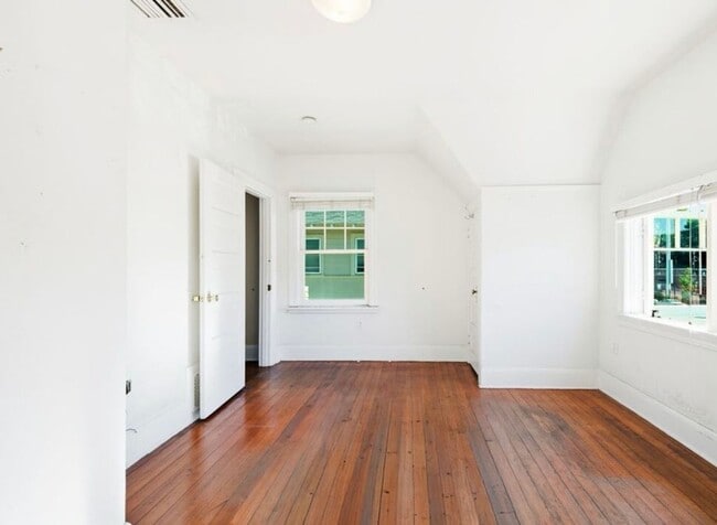 Building Photo - 921-923 30th Street